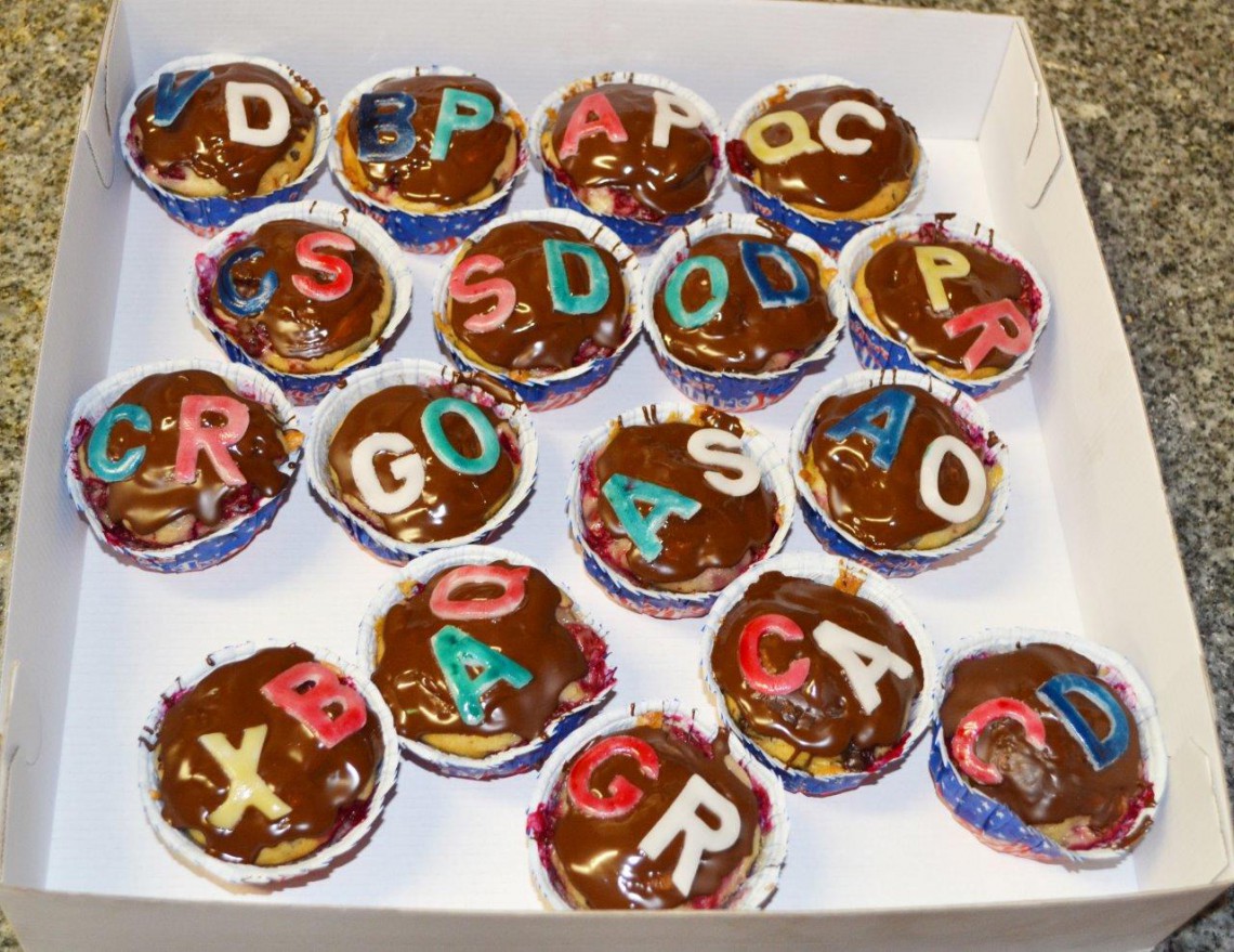 Muffins mit Buchstaben drauf für die Schule Bäckerei Freitag